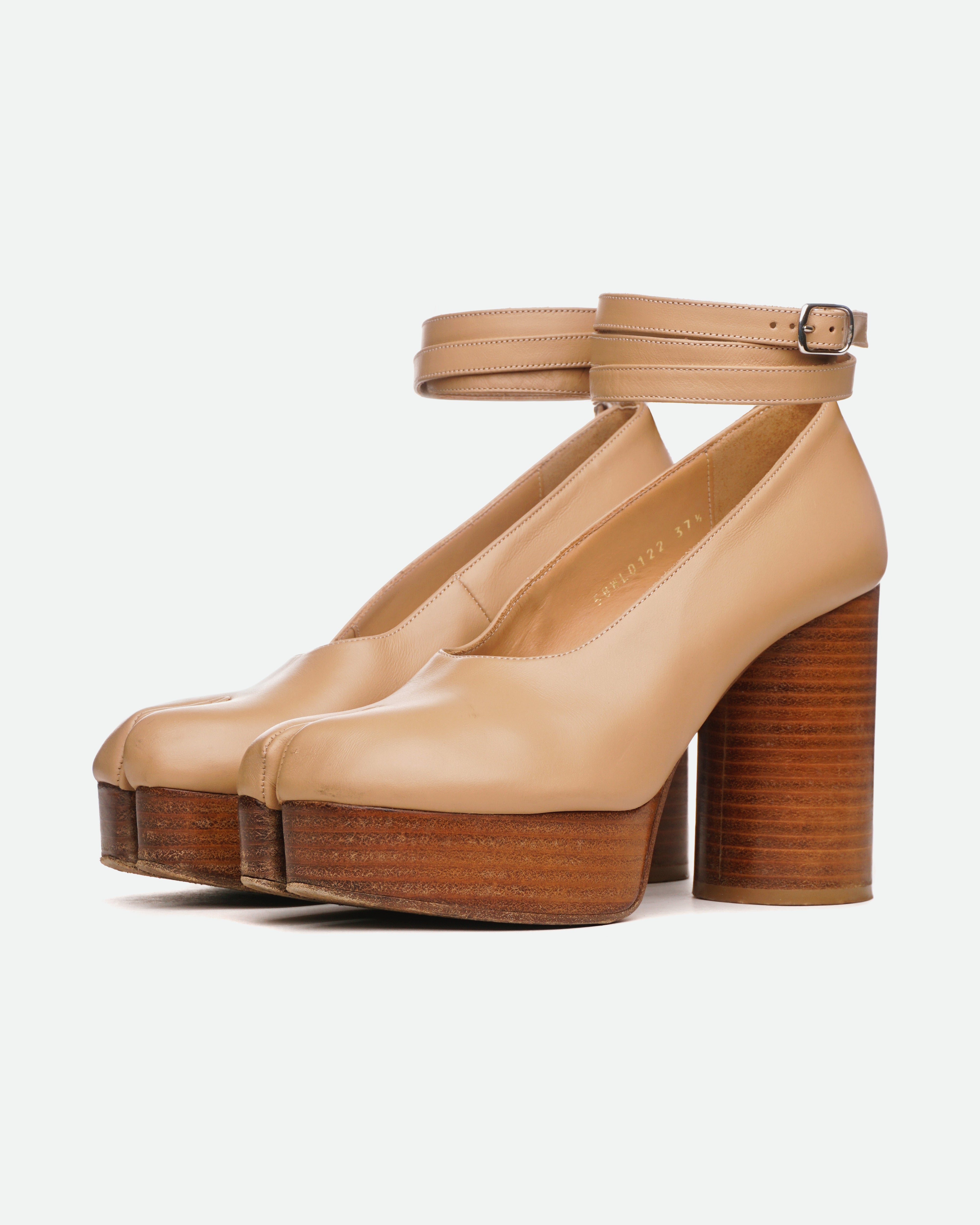 Maison margiela tabi store ankle strap pump