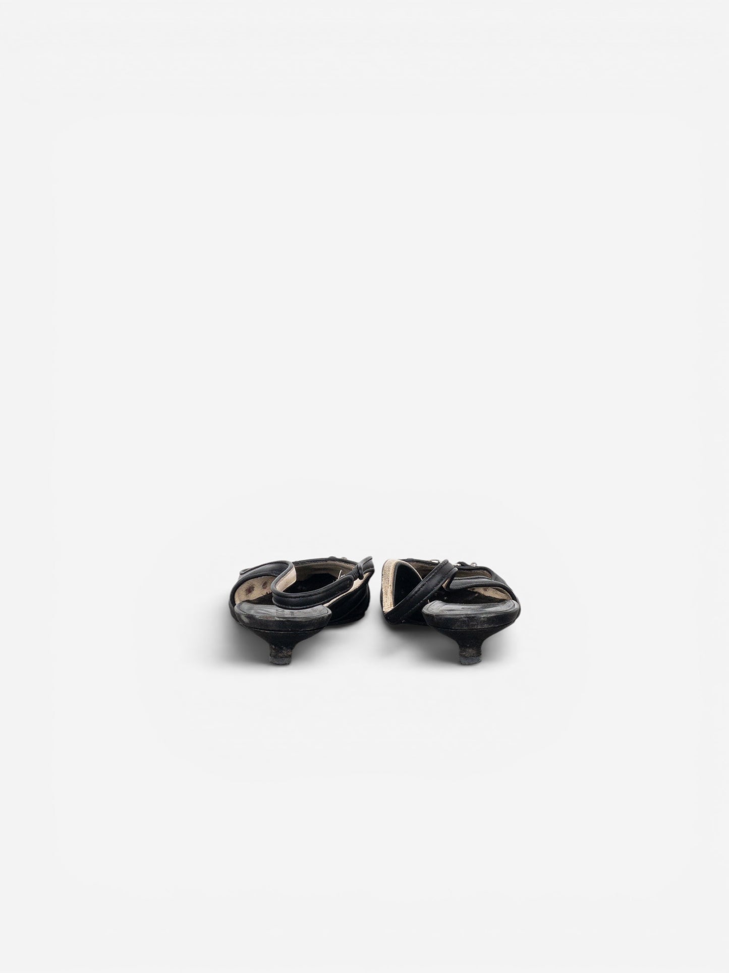 opening act. Gucci by Tom Ford schwarze Leder-Slingback-Pumps mit Kitten-Heel und GG-Logo aus den 2000ern