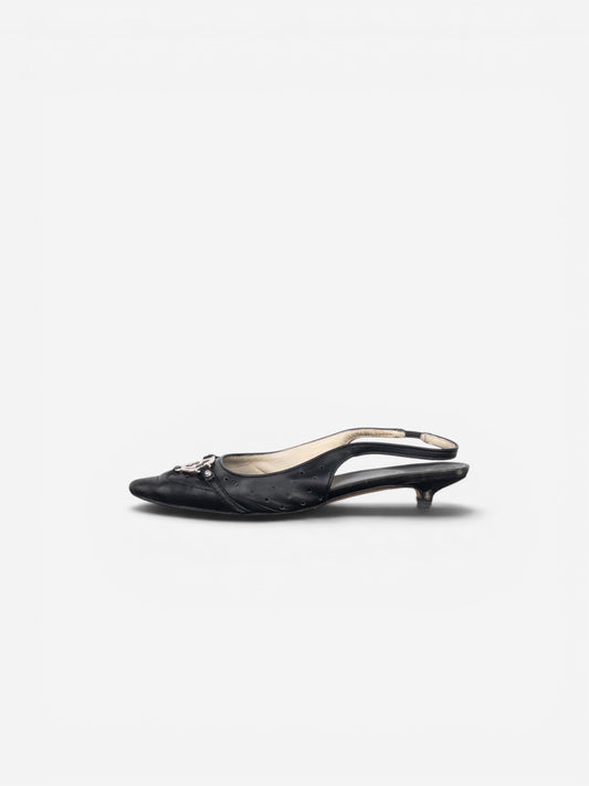 Schwarze Gucci by Tom Ford Slingback-Kitten-Heels aus Leder mit silbernem GG-Logo von opening act.