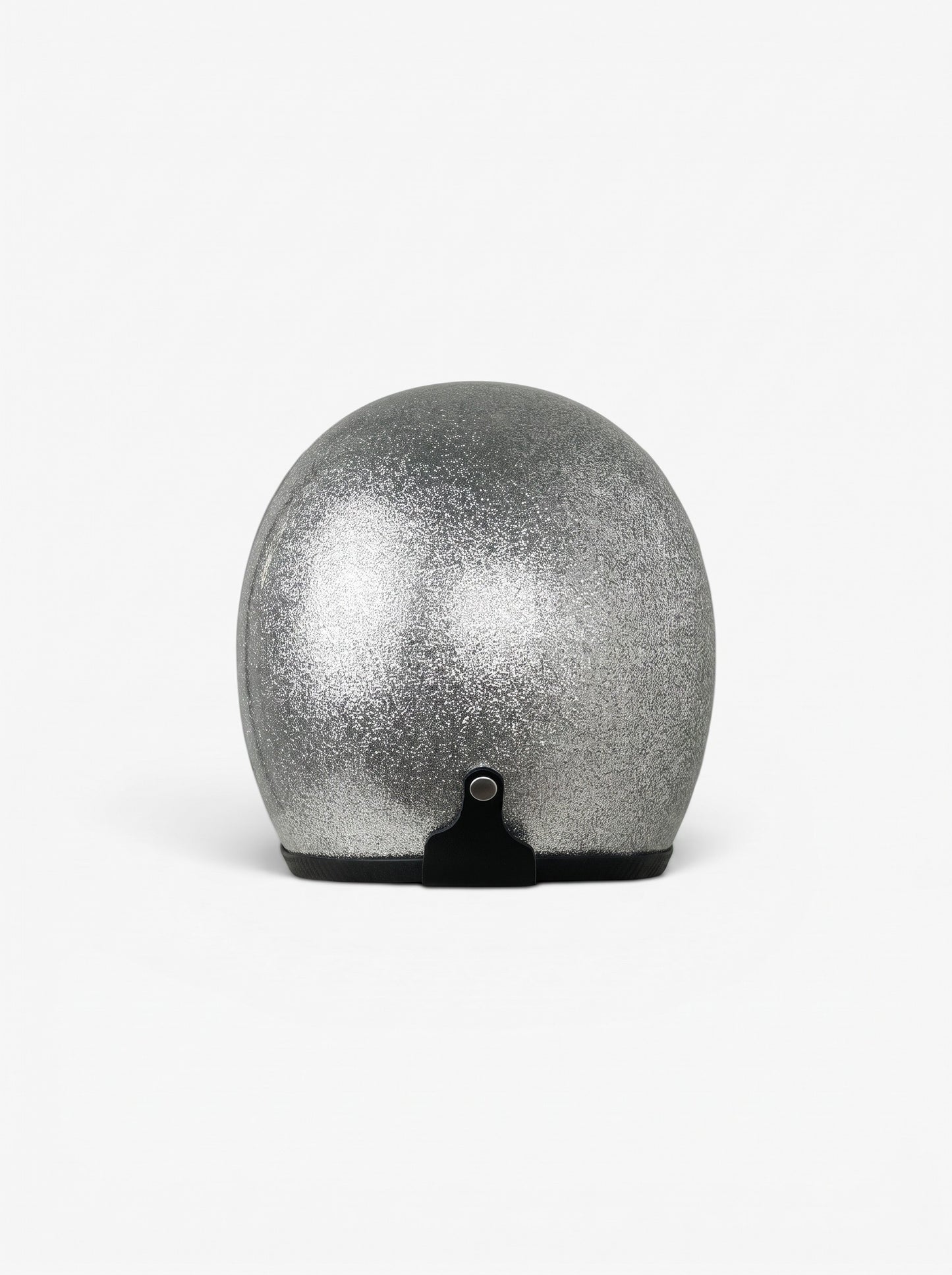 opening act. Maison Margiela Schultertasche in Form eines silbernen Glitzer-Motorradhelms